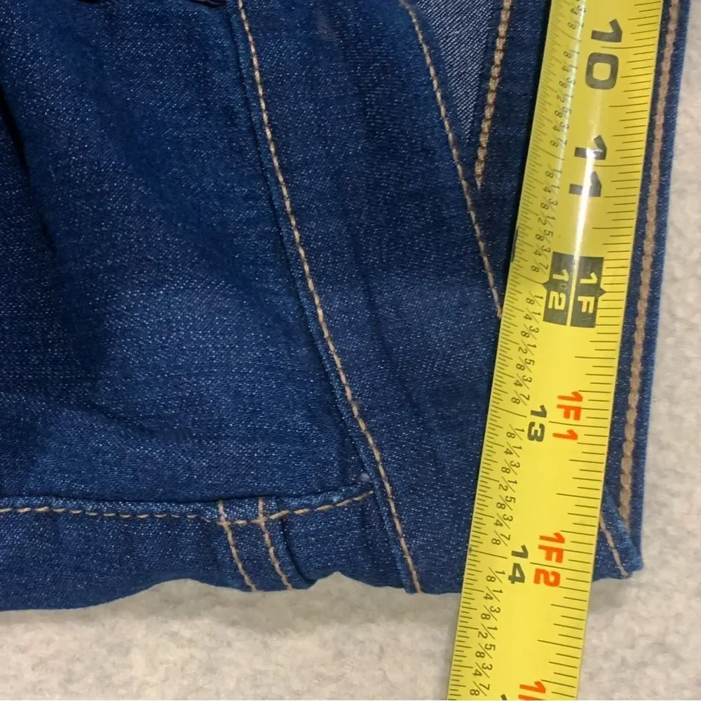 724 Hi Rise Straight Levi’s Jeans NWT